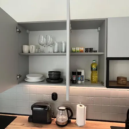 New Cozy Studio, Ac & Free Private Parking *