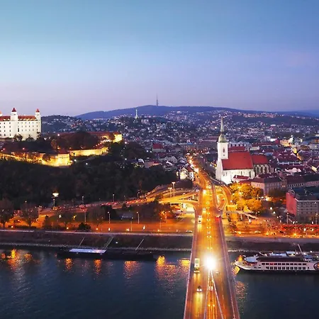 New Cozy Studio, Ac & Balcony 布拉迪斯拉发