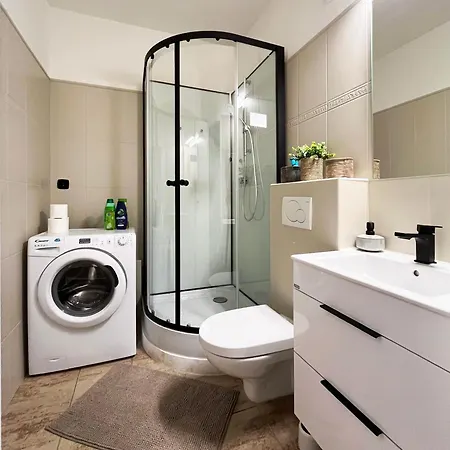 New Cozy Studio, Ac & Free Private Parking *
