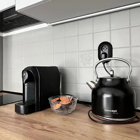 New Cozy Studio, Ac & Balcony * 布拉迪斯拉发