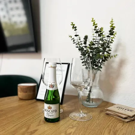 New Cozy Studio, Ac & Balcony